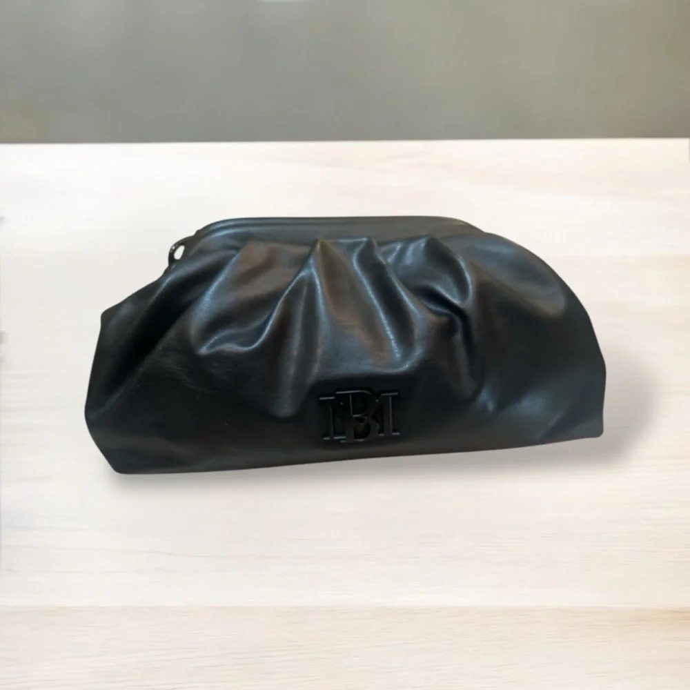 BADGLEY MISCHKA Ruched Convertible Clutch - Black NWT. Retails for $129. - Picture 5 of 6
